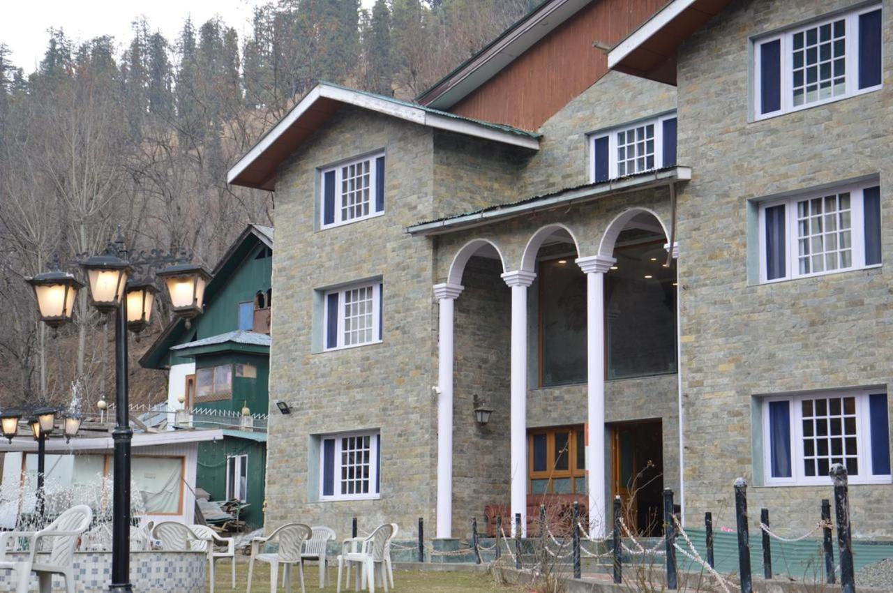 Hotel Outlook Pahalgām Exterior foto